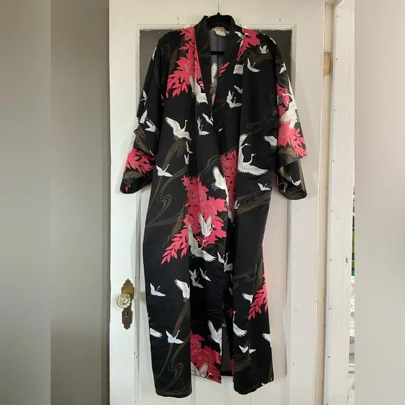 SOLD Vintage Japanese Kimono with Crane Motif Size Medium Made in Japan - Picture 3 of 4